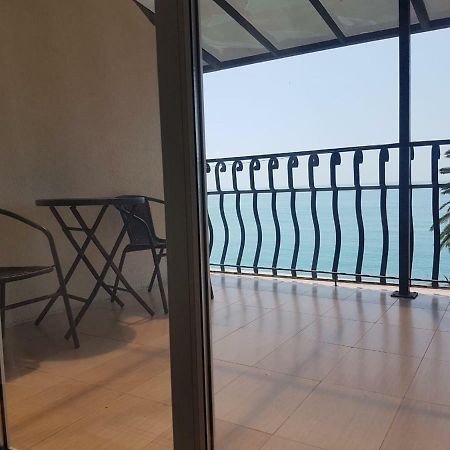 Hotel Lazurniy Bereg Gagra Exteriér fotografie