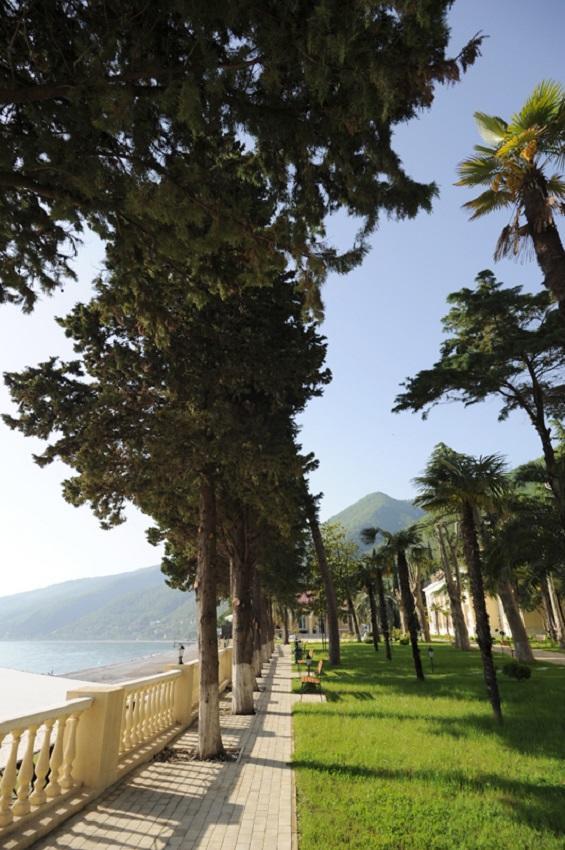 Hotel Lazurniy Bereg Gagra Exteriér fotografie