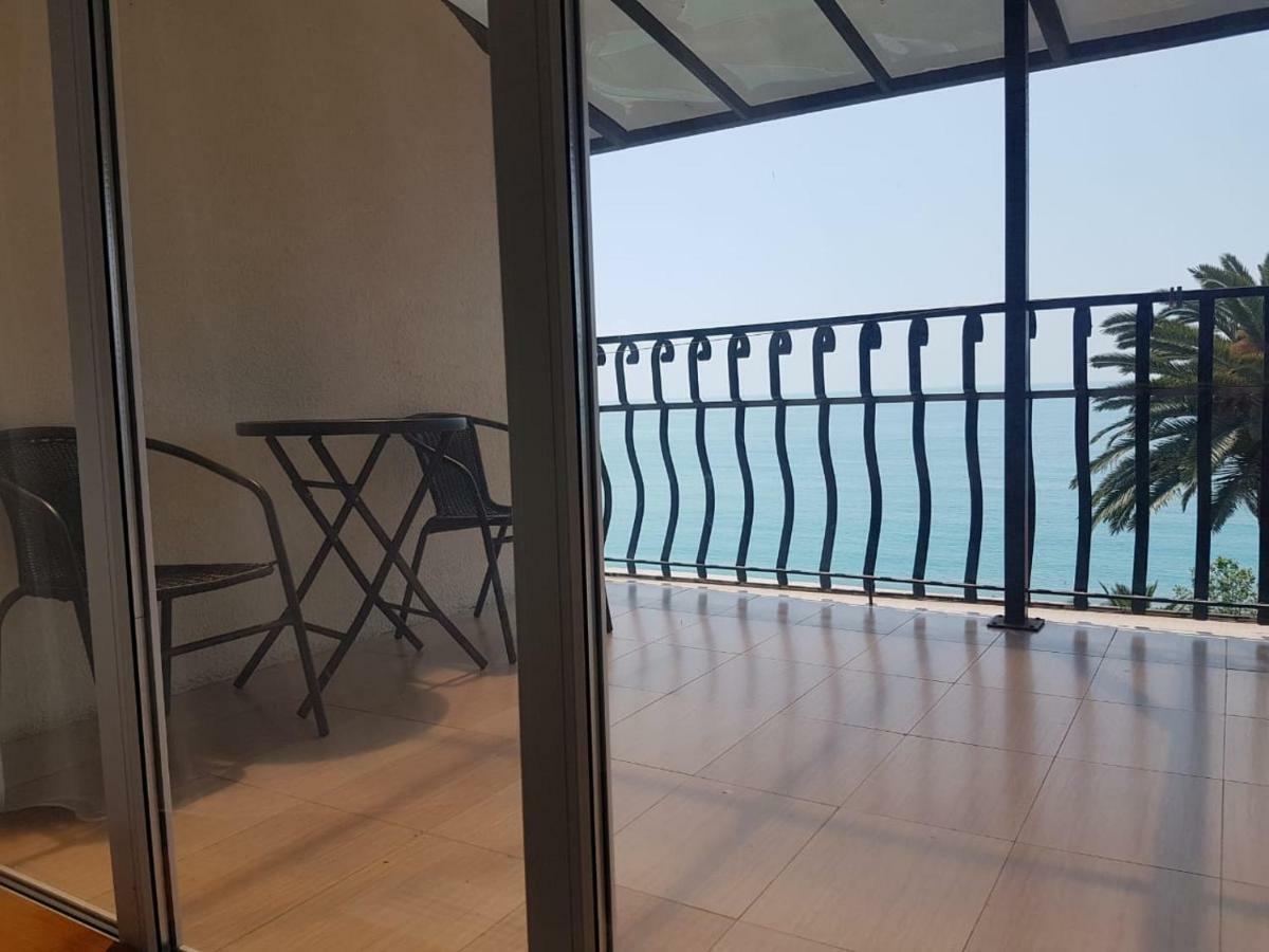 Hotel Lazurniy Bereg Gagra Exteriér fotografie