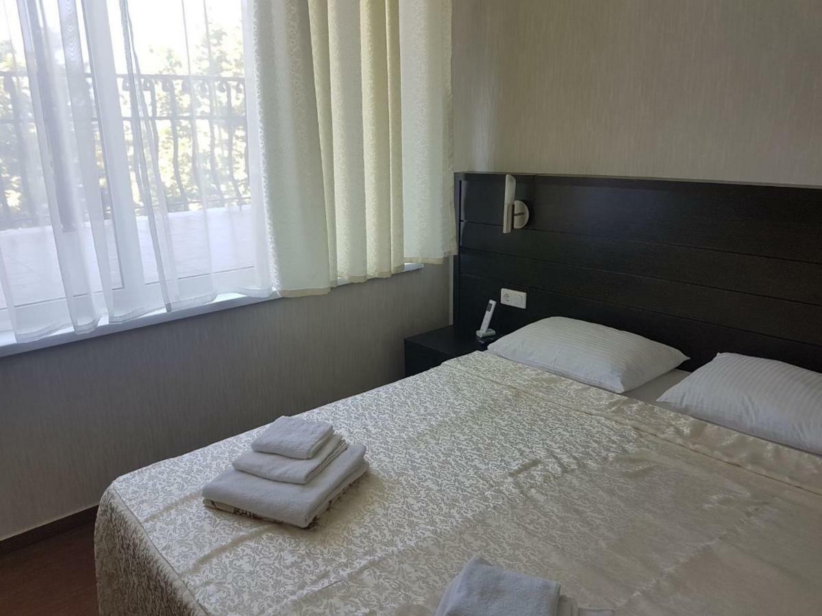 Hotel Lazurniy Bereg Gagra Exteriér fotografie